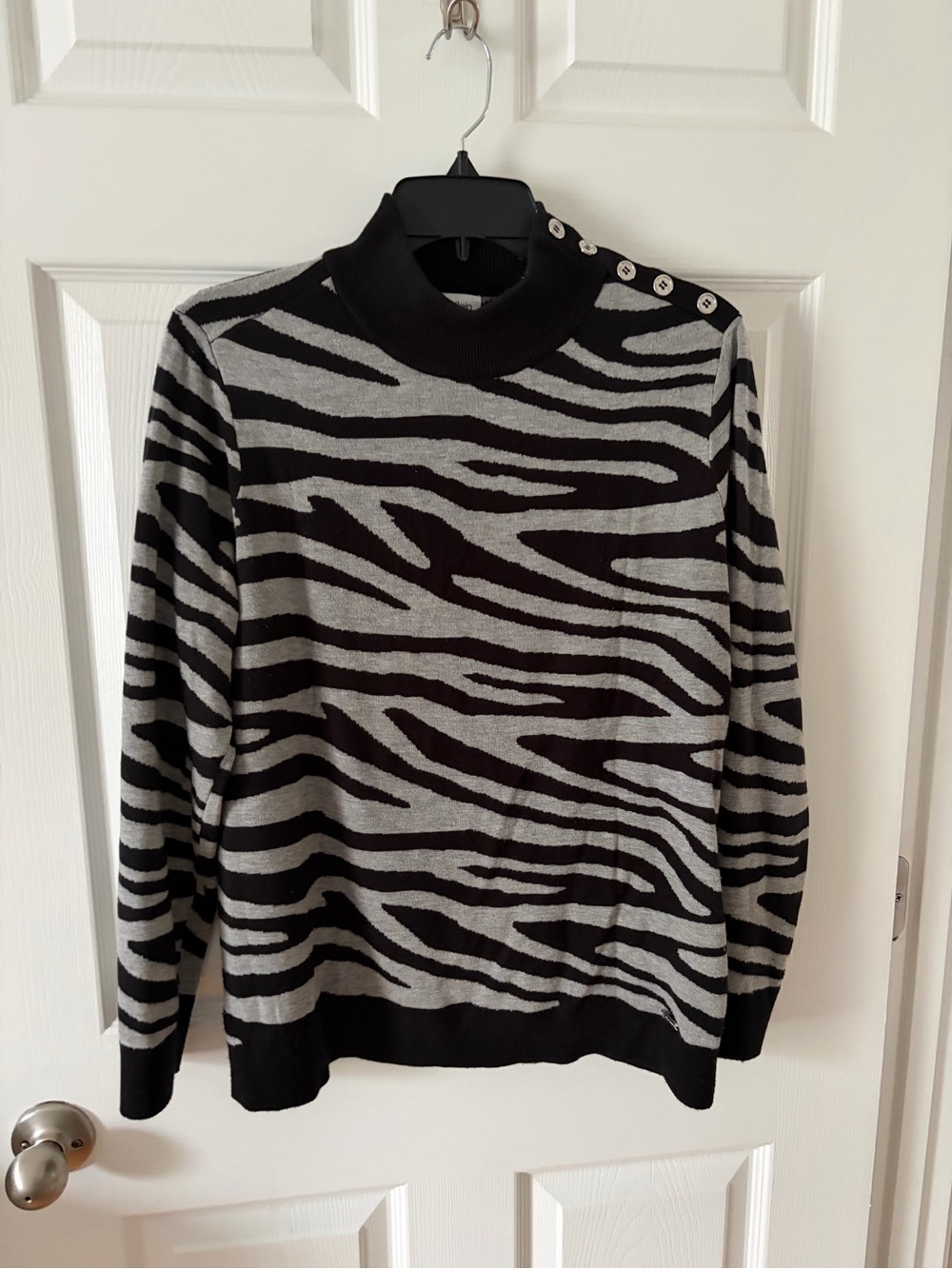 Ladies Black & Gray Zebra-Pattern Knit Sweater with Shoulder Buttons